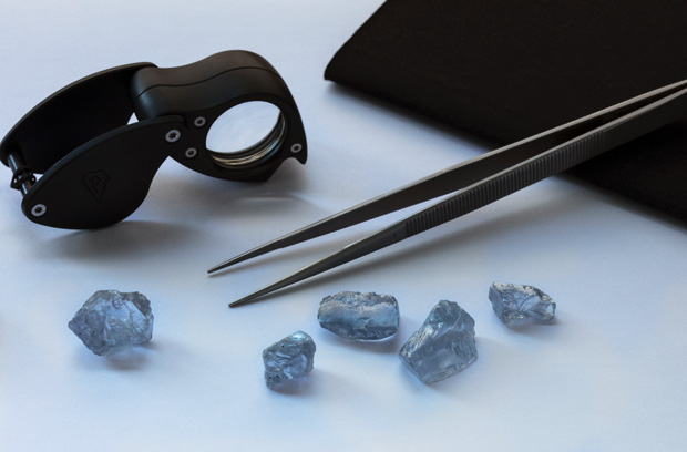 5 الماس آبی راف کمیاب از معدن معروف کالینن در آفریقای جنوبی استخراج شده است