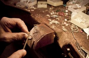 ابزار جواهرسازی؛ برای ساخت جواهر در منزل به چه ابزارهایی نیاز داریم؟