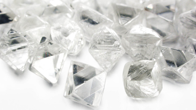 سنگ الماس و خصوصیات منحصر به فرد الماس
