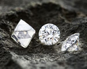 میلیاردها دلار الماس انبارشده فروش رفت