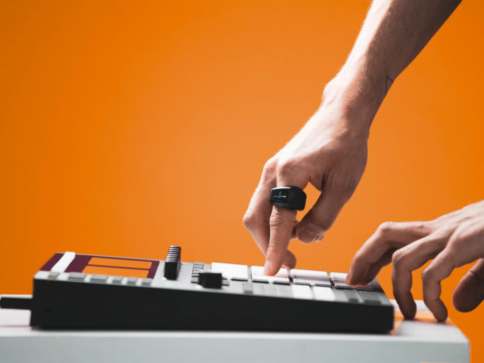 چگونه با یک انگشتر هوشمند نوازنده شویم؟